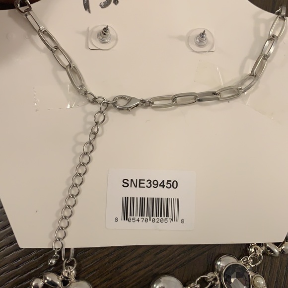 🥰 ✨Gorgeous Necklace Set✨🥰 - Picture 3 of 4